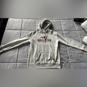 cream hollister hoodie
